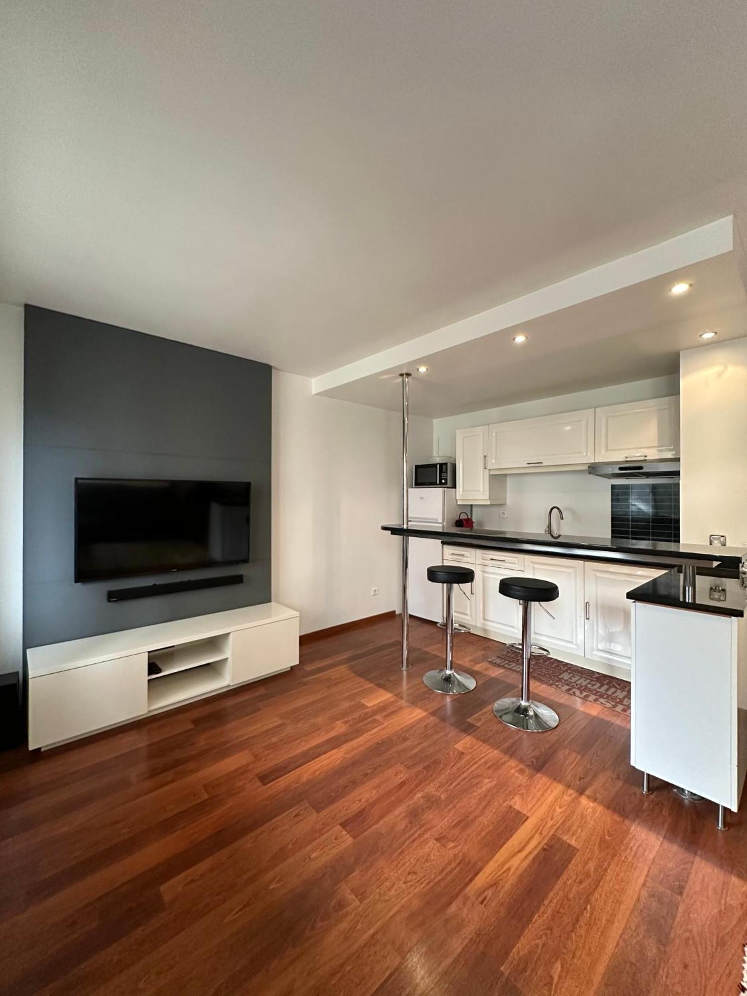 L'Athos - Appartement Equipe - Entre Paris Et Versailles - Haut Debit Garches Экстерьер фото